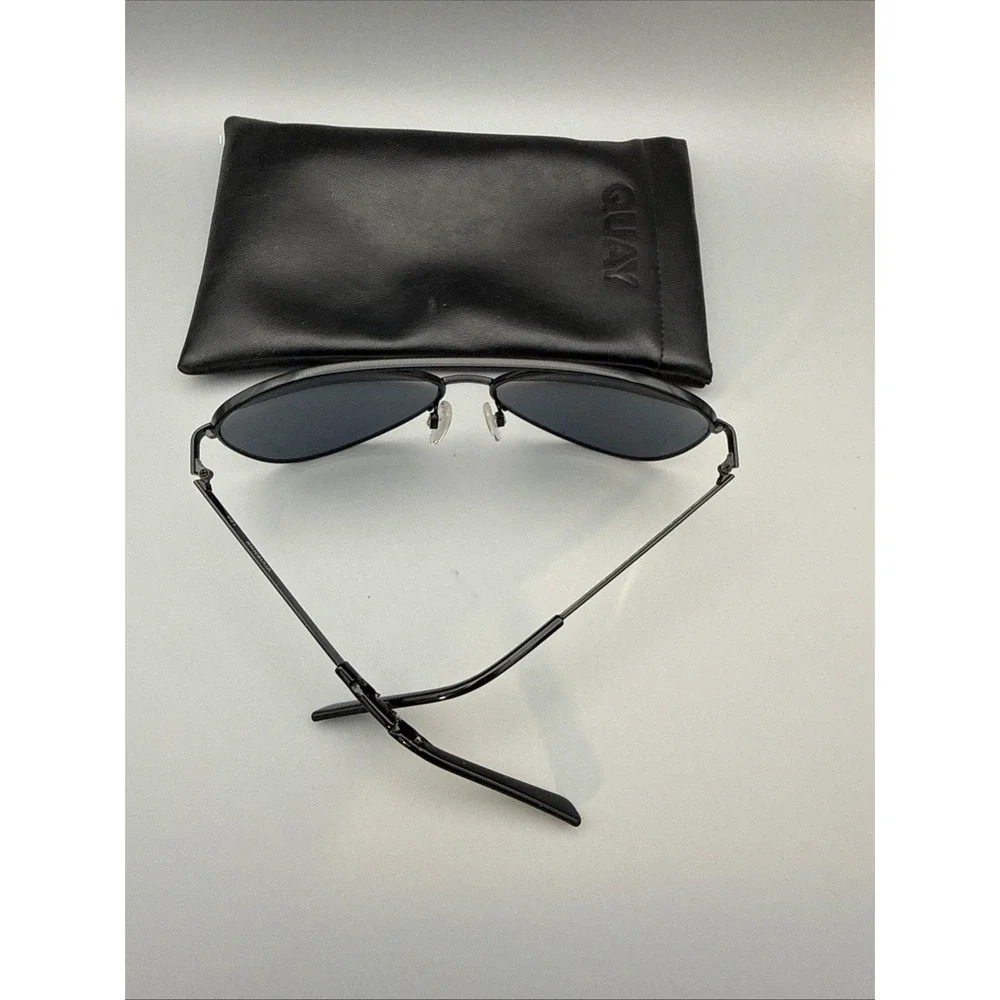 QUAY Australia Vivienne AuthenticOversized Aviator Sunglasses Black Smoke & Case